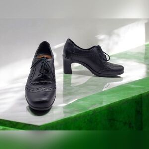 Earth Periwinkle Elegant Black Leather Women's Heeled Shoes Sz 5B